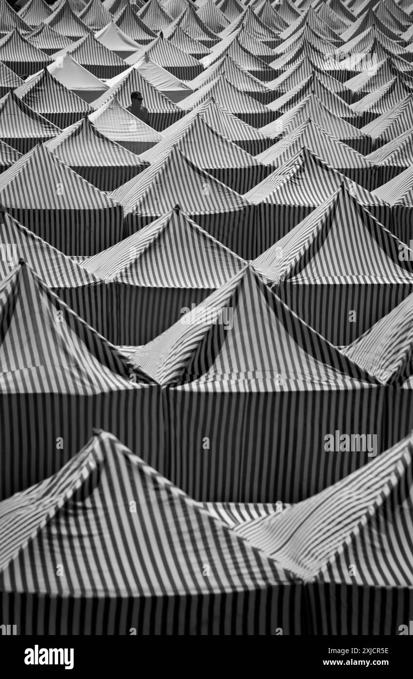 Cabanas on the São Martinho do Porto Beach, Portugal.  The beach on the Portuguese Atlantic coast is 66 miles (107km) North of the Capital, Lisbon. Stock Photo