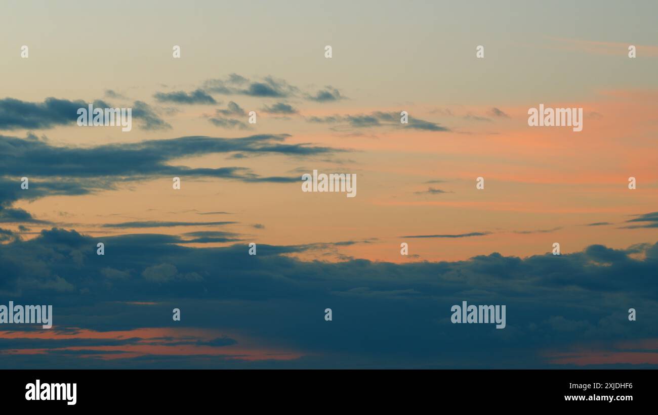 Time lapse large fluffy clouds hi-res stock photography and images - Alamy