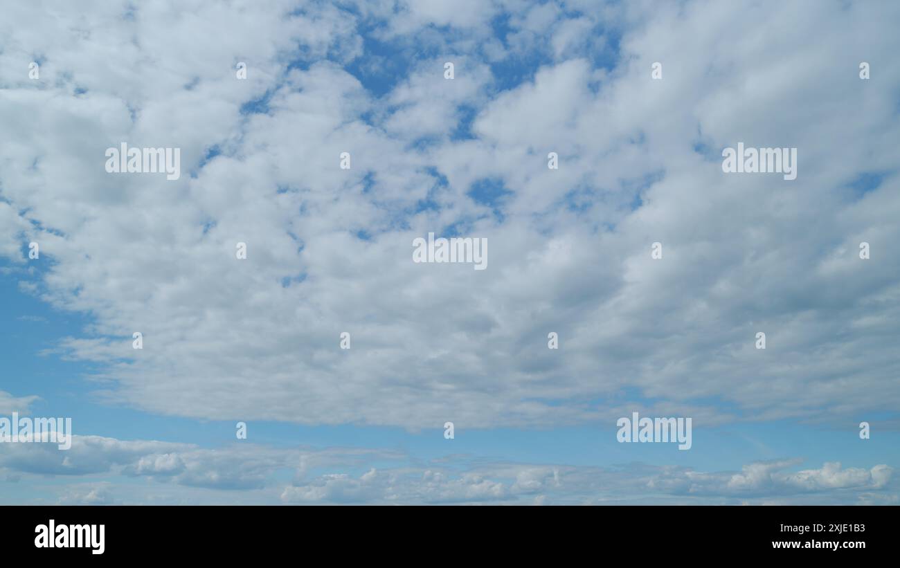 Sky running clouds time lapse hi-res stock photography and images - Alamy