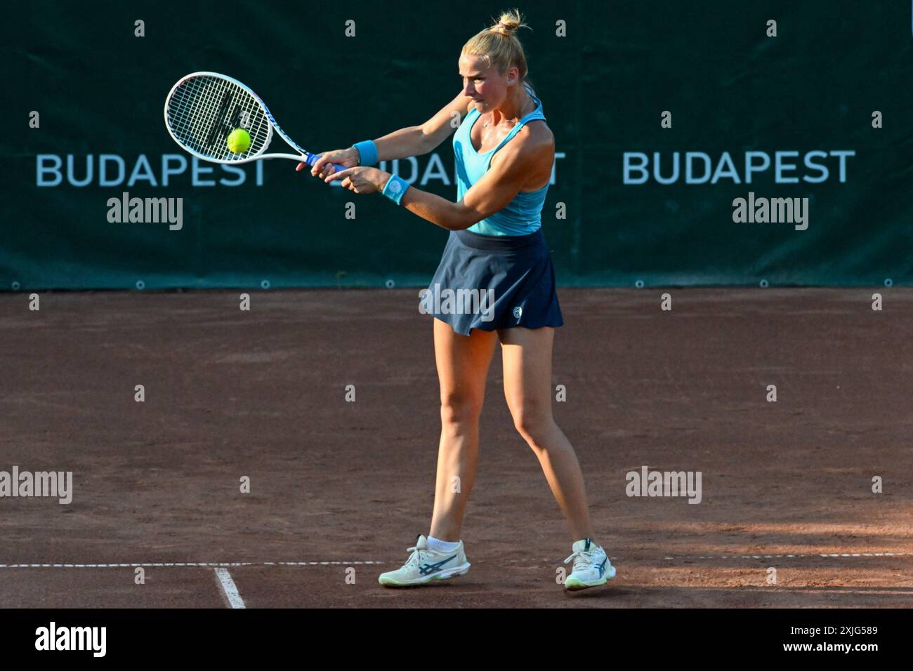 Isabelle Haverlag (NED) playing duo with Christina Rosca (USA) during