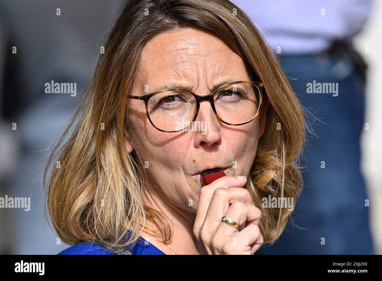 Paris, France. 18th July, 2024. Sandra Regol smoking an electronic cigarette or e-cigarette during the opening of the XVIIth legislature at French National Assembly in Paris, France on July 18, 2024. Credit: Paris, France. 18th July, 2024. Sandra Regol smoking an electronic cigarette or e-cigarette during the opening of the XVIIth legislature at French National Assembly in Paris, France on July 18, 2024. Credit: