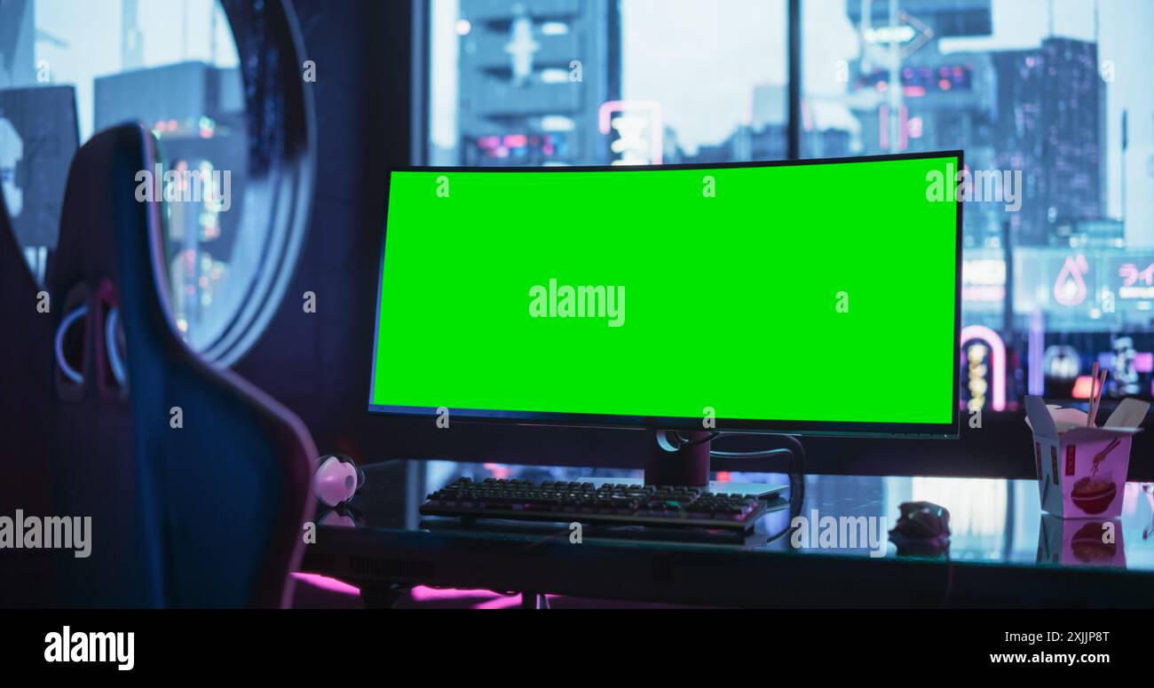 Video game screen green hi-res stock photography and images - Alamy
