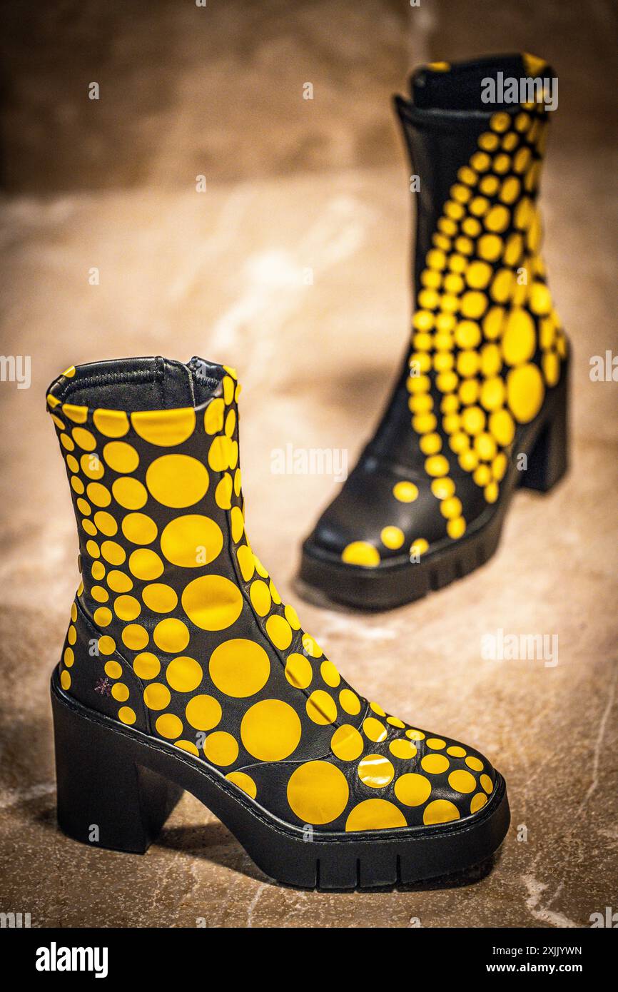 Tan And Black Polka Dot Men's Boots
