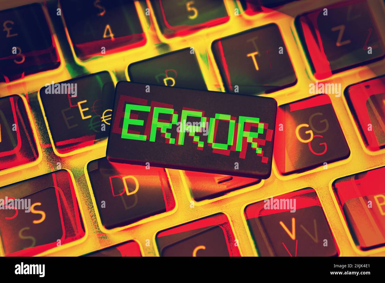 FOTOMONTAGE, Taste mit Aufschrift Error auf einer Computertastatur ...