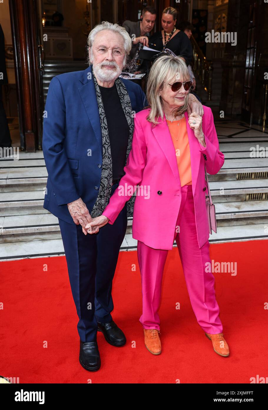 Leigh Lawson And Twiggy Lawson Hi res Stock Photography And Images Alamy leigh-lawson-and-twiggy-lawson-hi-res-stock-photography-and-images-alamy
