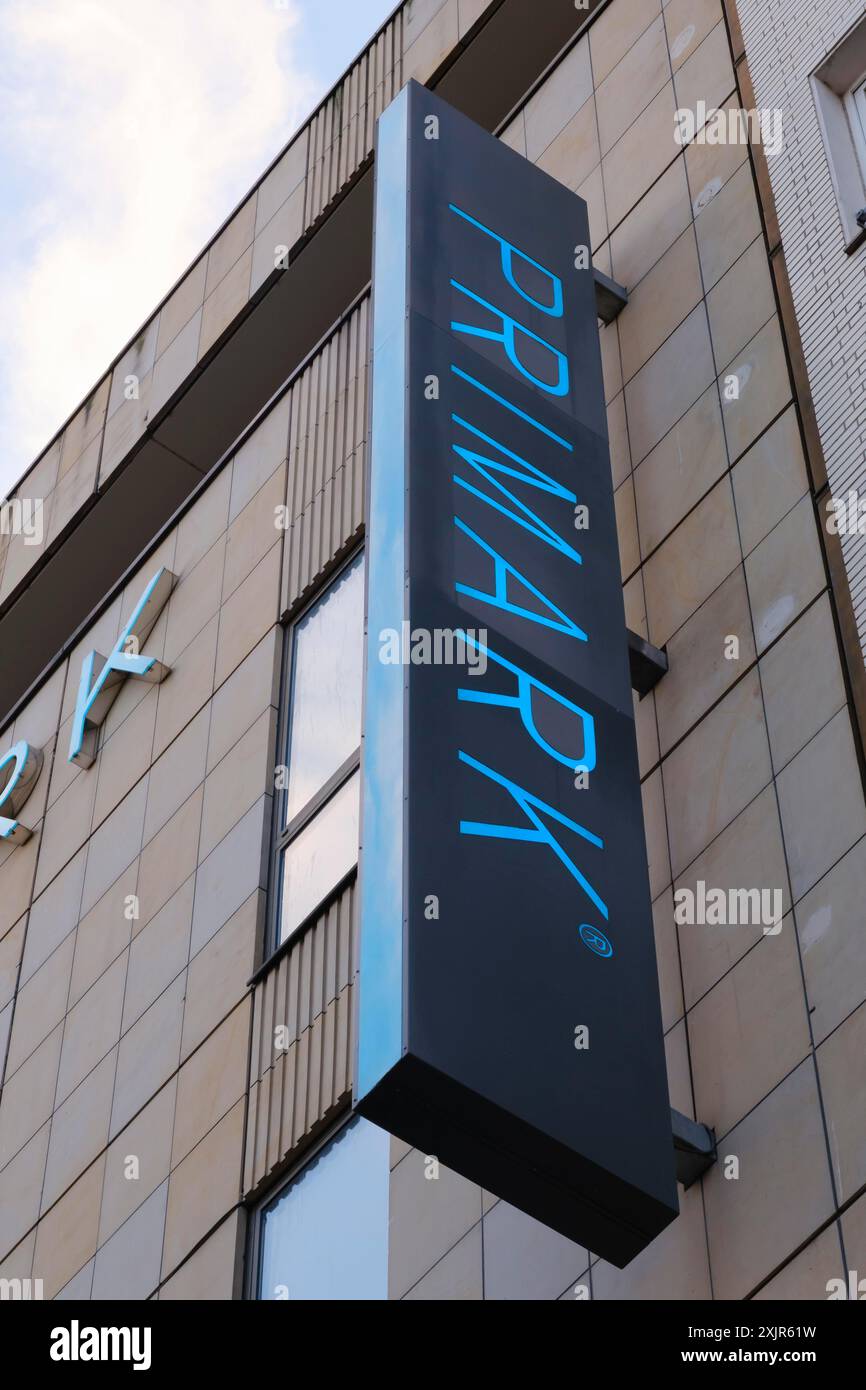 Primark store sign logo hi-res stock photography and images - Alamy