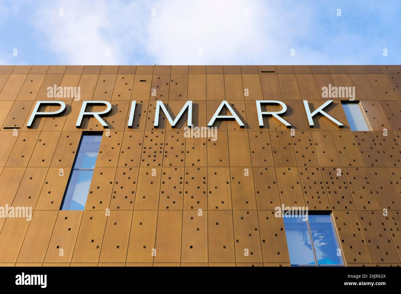 Primark store sign logo hi-res stock photography and images - Alamy
