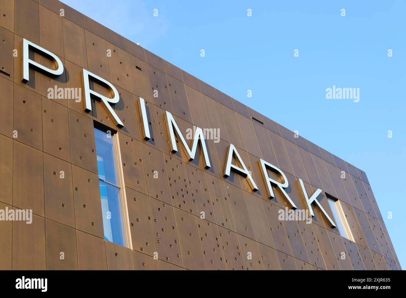 Primark store sign logo hi-res stock photography and images - Alamy