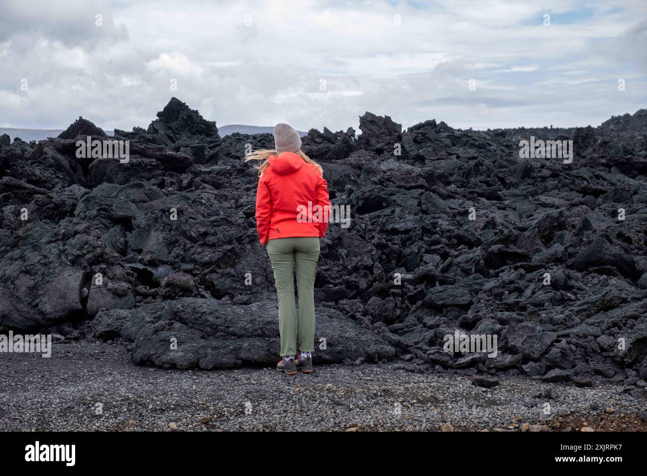 Lava aus Vulkan in Island - Alarmstufe Rot für Luftfahrt | Reuters, image size:1300x956