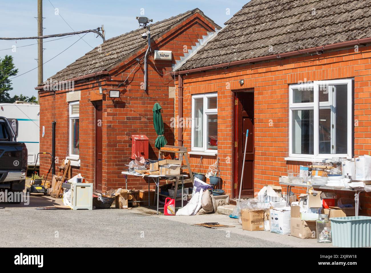 Salt & Pepper pot trading estate, Goole Stock Photo