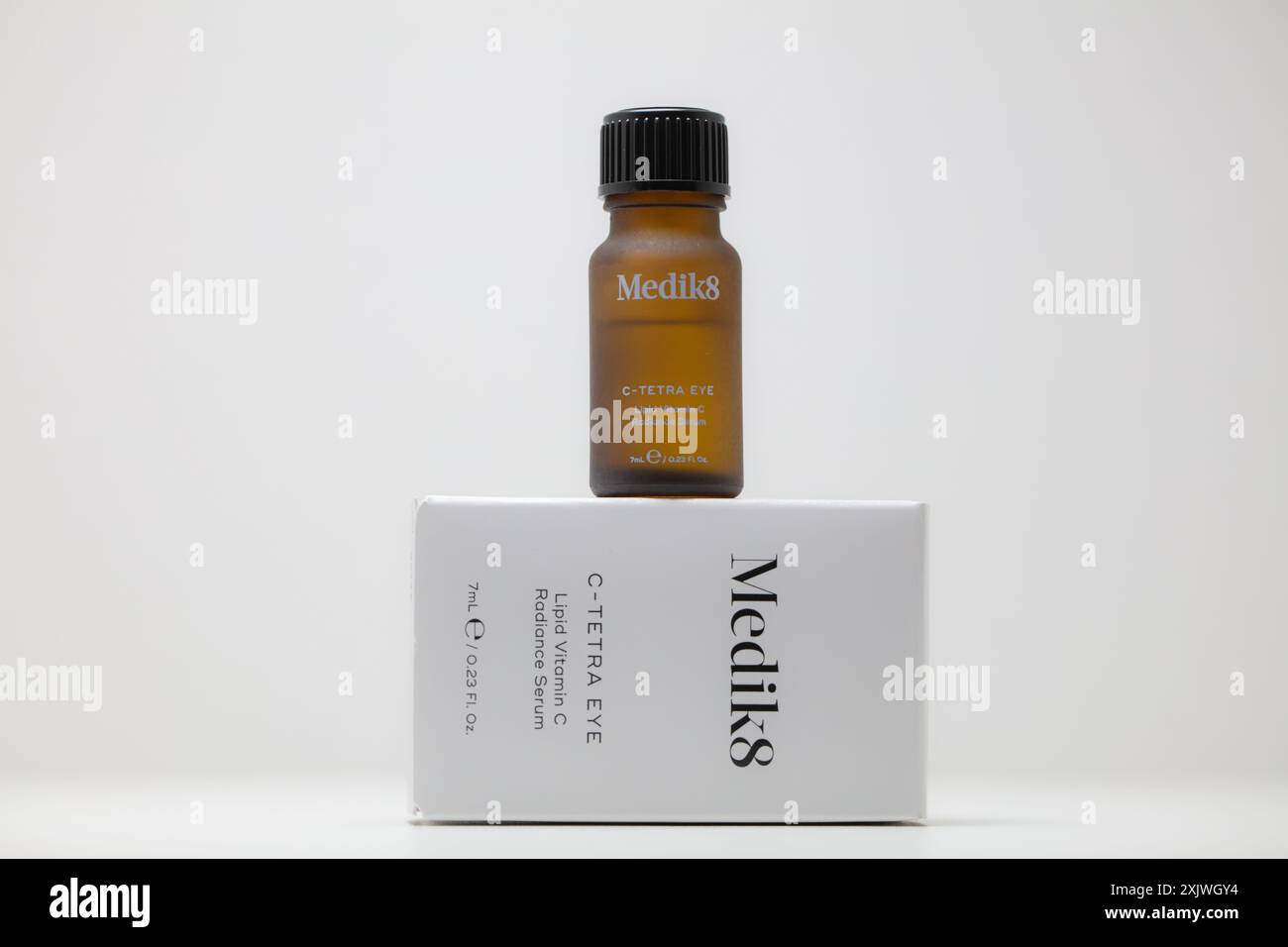 medik8 lipid vitamin c radiance serum Vitamin C C-Tetra Serum