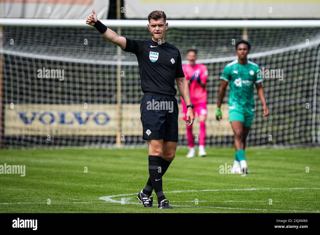 Loon Op Zand, Netherlands. 20th July, 2024. LOON OP ZAND, NETHERLANDS - JULY 20: referee Joey Kooij does a thumbs up during the pre-season friendly match between Willem II and Lommel SK at Sportpark De Klokkenberg on July 20, 2024 in Loon op Zand, Netherlands. (Photo by Gabriel Calvino Alonso/Orange Pictures) Credit: Orange Pics BV/Alamy Live News Stock Photo