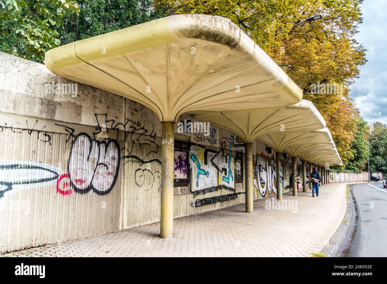 Modernist bus shelter hi-res stock photography and images - Alamy