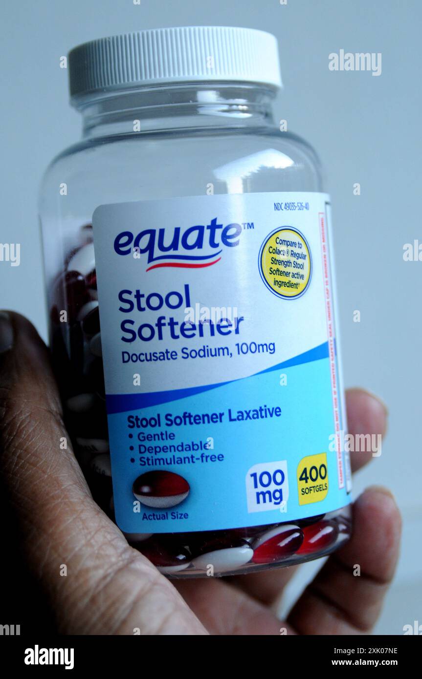 thumbnail image 2 of Kirkland Signature Stool Softener – Docusate Sodium 100mg – 400 Softgels – Made In USA 2 of 4