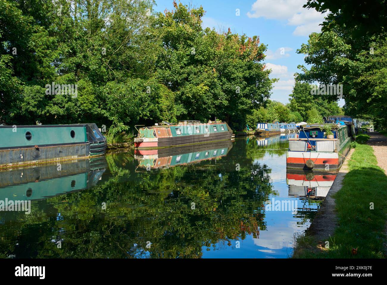 Narrowboats on the Grand Union Canal near Hemel Hempstead, Hertfordshire, UK, in summer Stock Photo