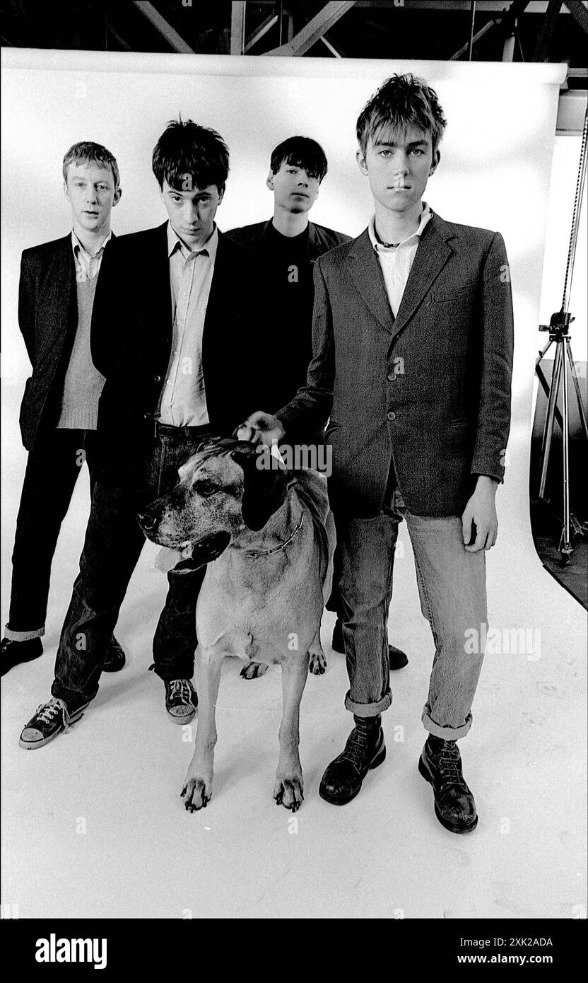 Blur Britpop band featuring Damon Albarn, Alex James, Dave Rowntree ...