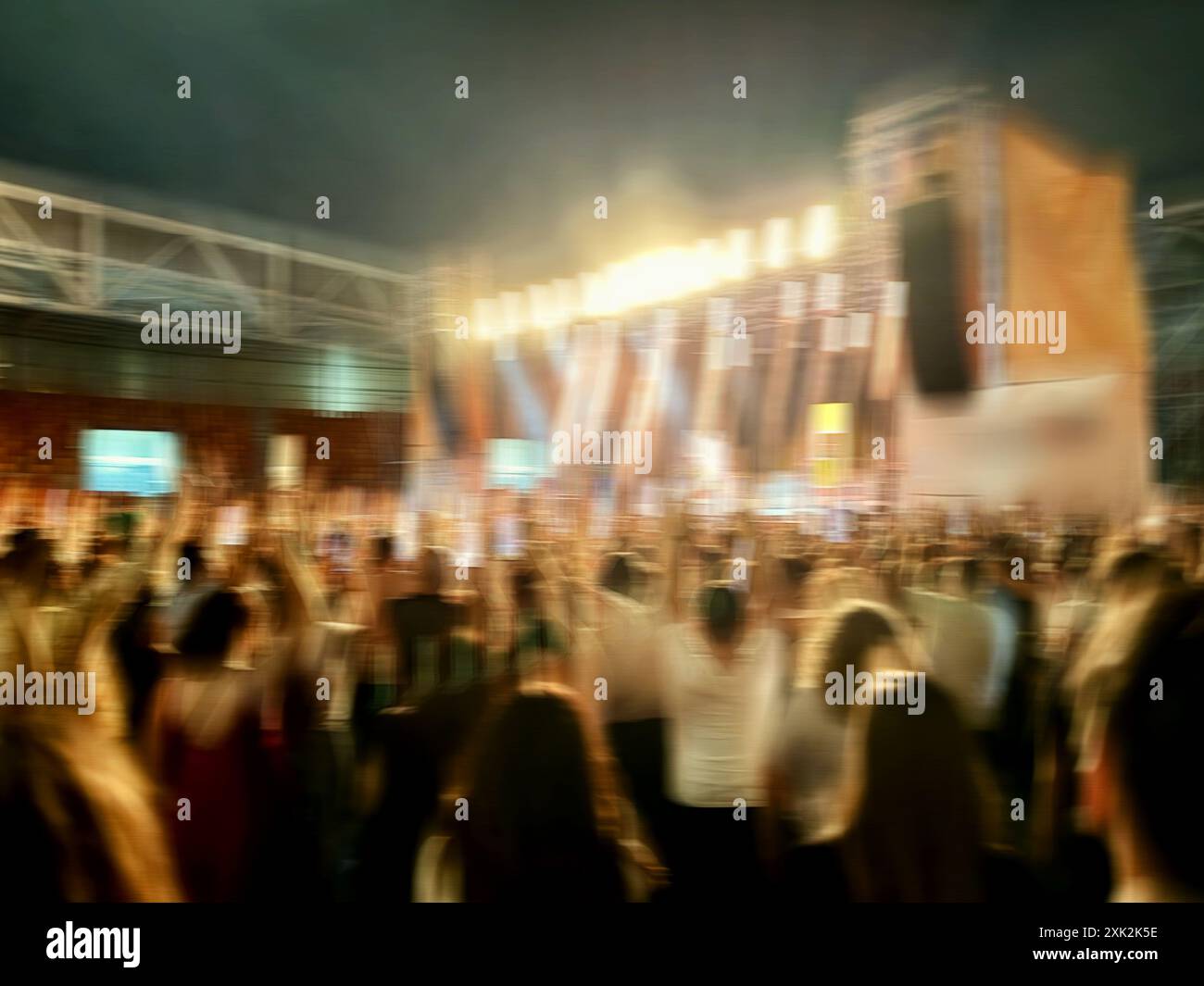 Outdoor stage people hi-res stock photography and images - Alamy