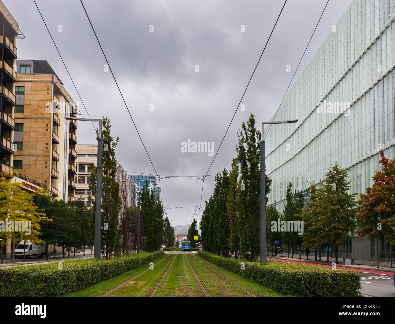 oslo-norway-sep-2022-tram-tracks-in-the-middle-of-dronning