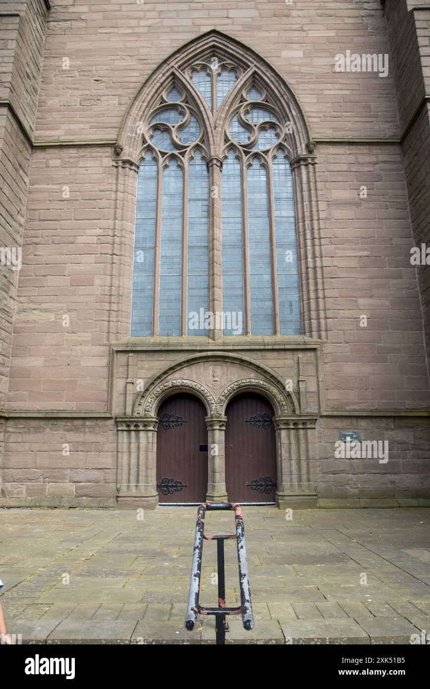 Gothic arches & windows above the entrance of the Steeple Church, a Presbyterian church in Dundee, Scotland, UK Stock Photo