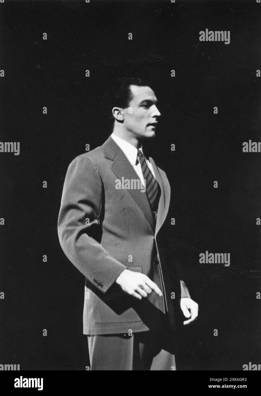 American dancer, choreographer and actor GENE KELLY in the original Broadway production of PAL JOEY 1940 Director GEORGE ABBOTT Music and Lyrics by RICHARD ROGERS and LORENZ HART Novel JOHN O'HARA Photo by FRED FEHL Stock Photo