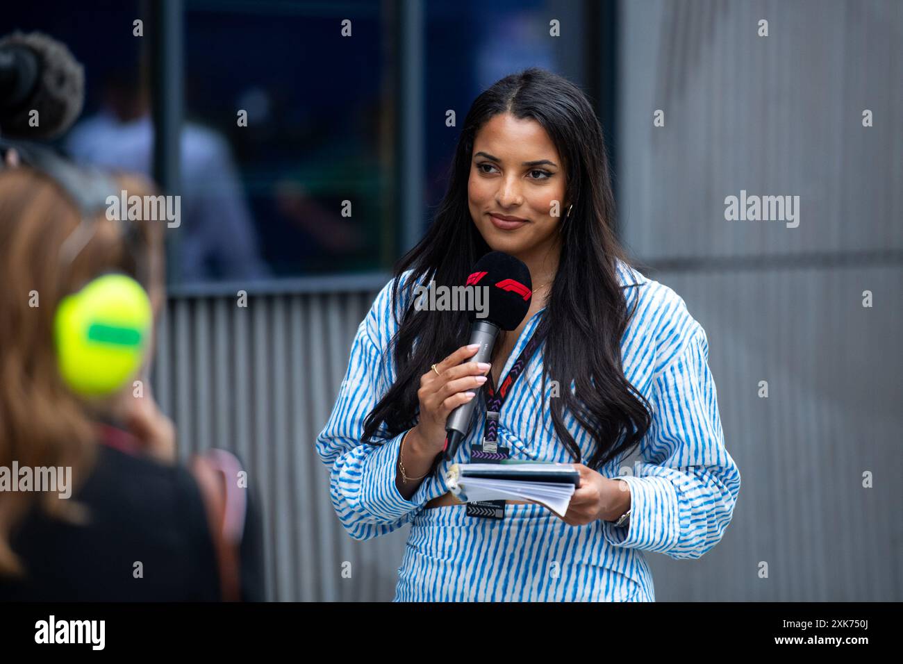 Ariana Bravo (F1 TV Moderatorin), HUN, Formel 1 Weltmeisterschaft, Grand Prix von Ungarn, Hungaroring, Raceday, Ankunft der Fahrer, 21.07.2024  Foto: Eibner-Pressefoto/Michael Memmler Stock Photo