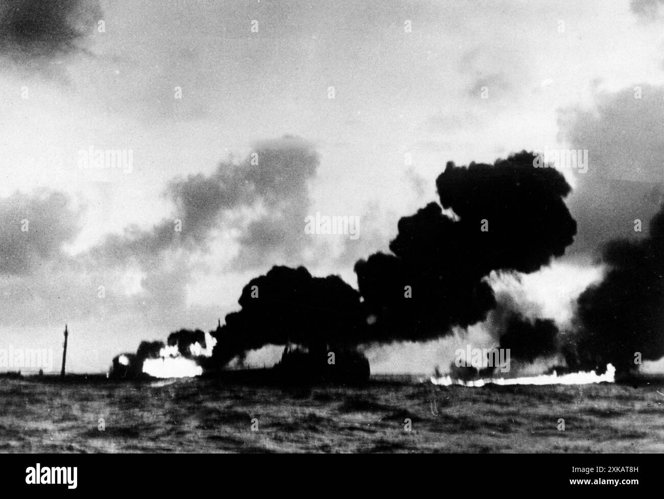 Battle of the atlantic 1941 Black and White Stock Photos & Images - Alamy