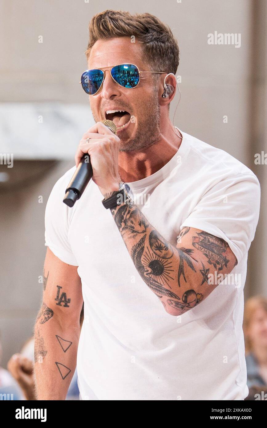 OneRepublic ワンリパブリック Ryan Tedder ギターピック Ryan Tedder