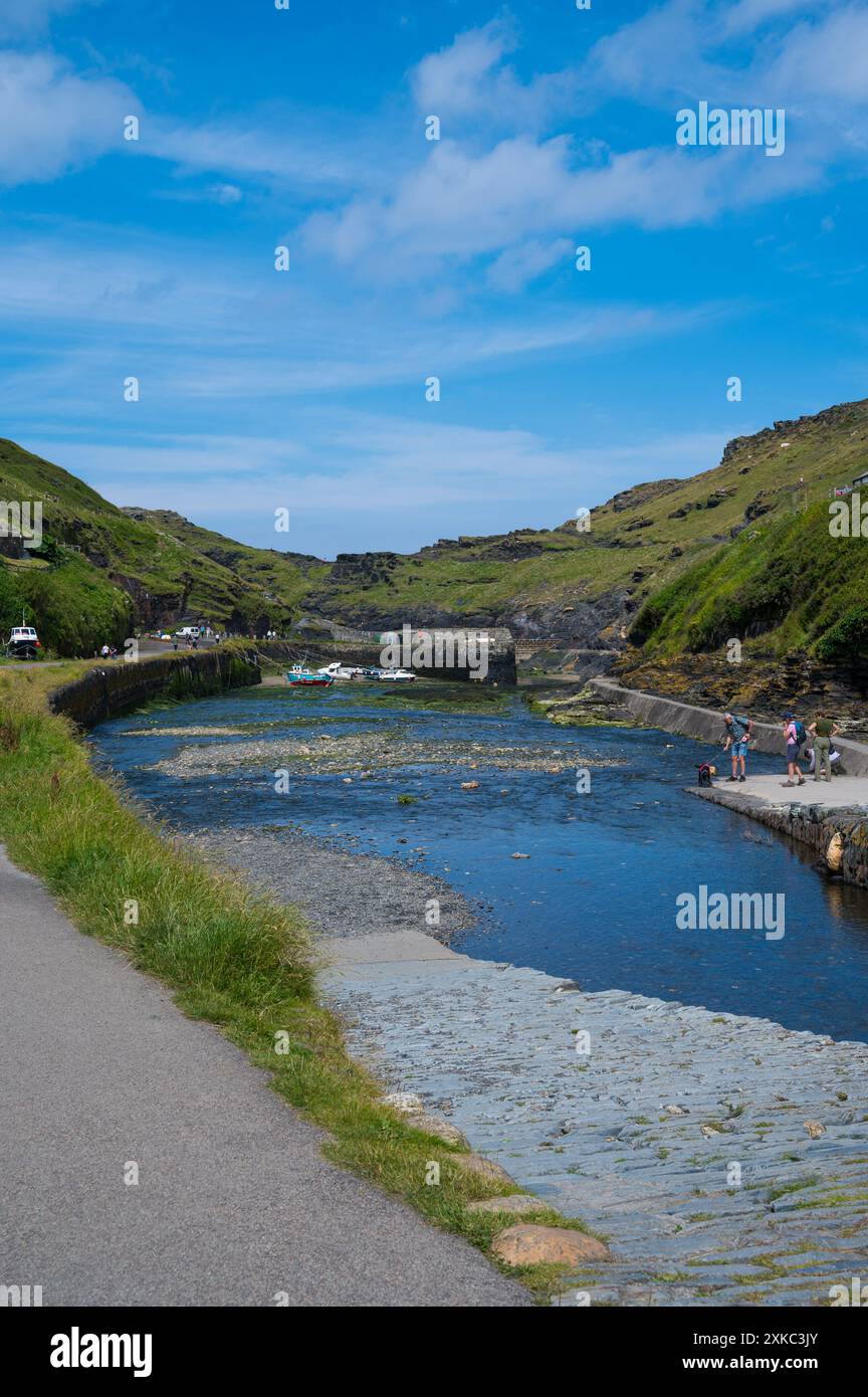 River Valency runs through village of Boscastle before entering the sea via the harbour. Boscastle Cornwall England UK Stock Photo