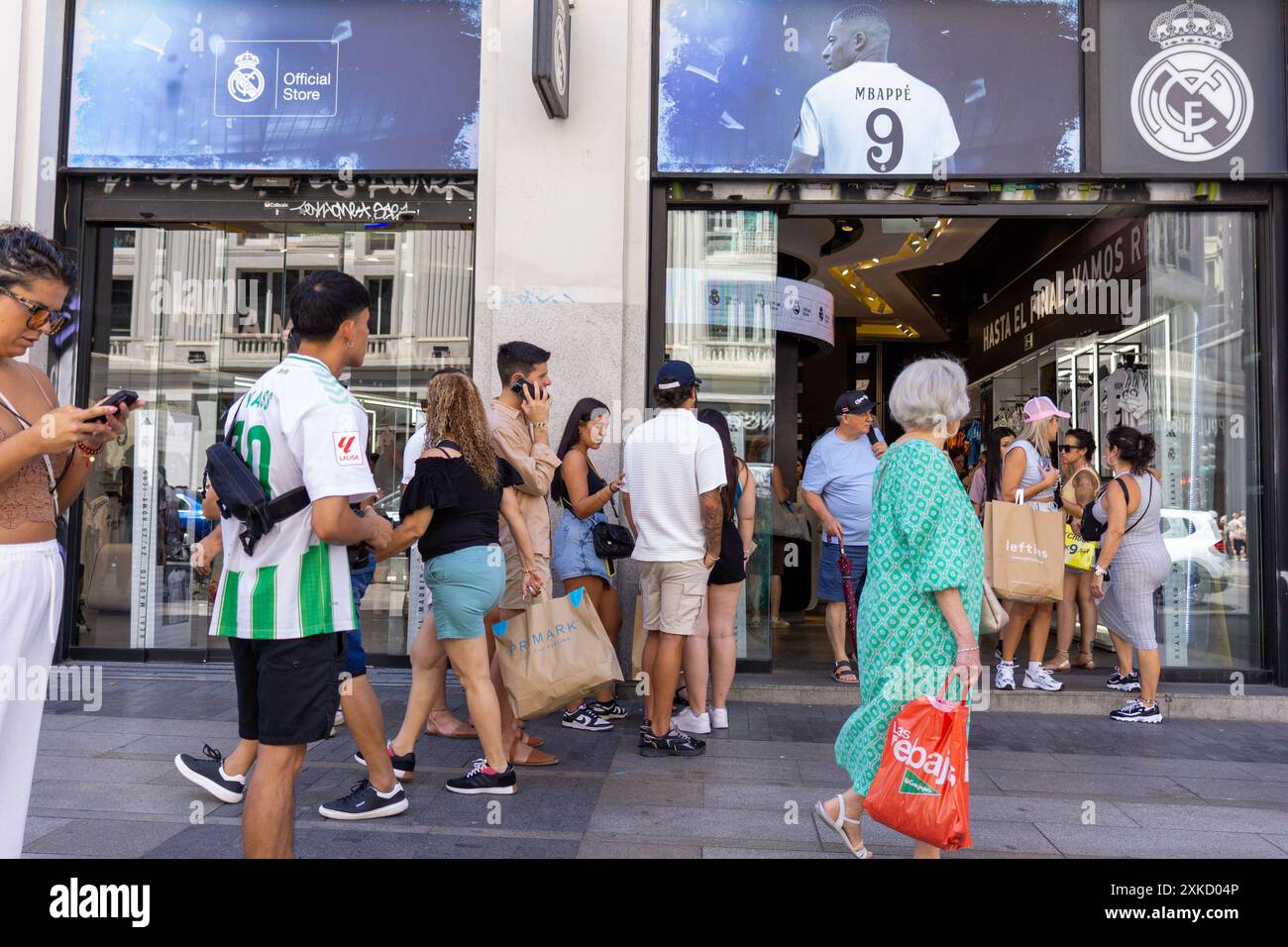 Madrid, Spain. 22nd July, 2024.This summer, Real Madrid fans from all over the world go to the Madrid football club's stores every day to make purchases. Credit: D. Canales Carvajal/Alamy Live News Stock Photo