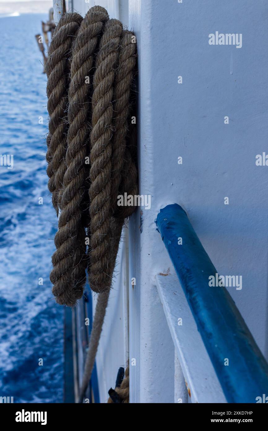 Rigging ropes ship sailing knot hi-res stock photography and images - Alamy