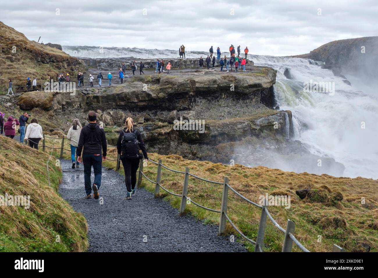 Sous la cascade hi-res stock photography and images - Alamy