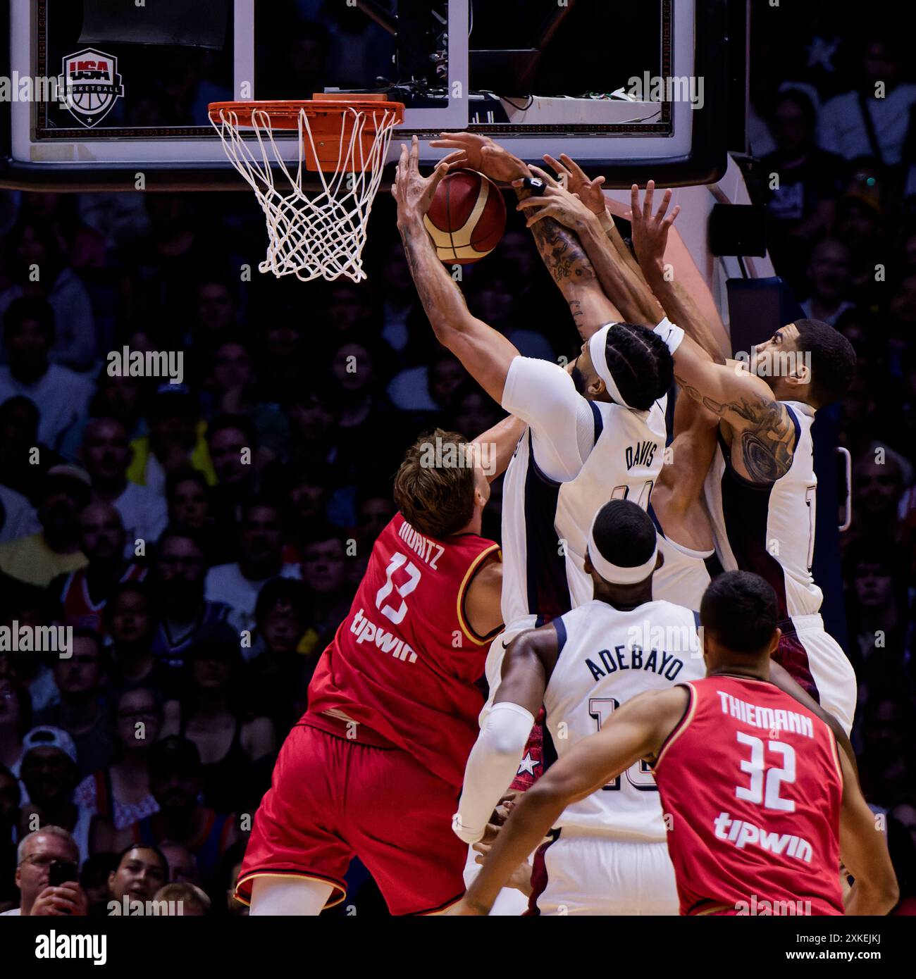 London, England, July 22 2024 Teams battle for the ball during the USA Basketball Showcase game