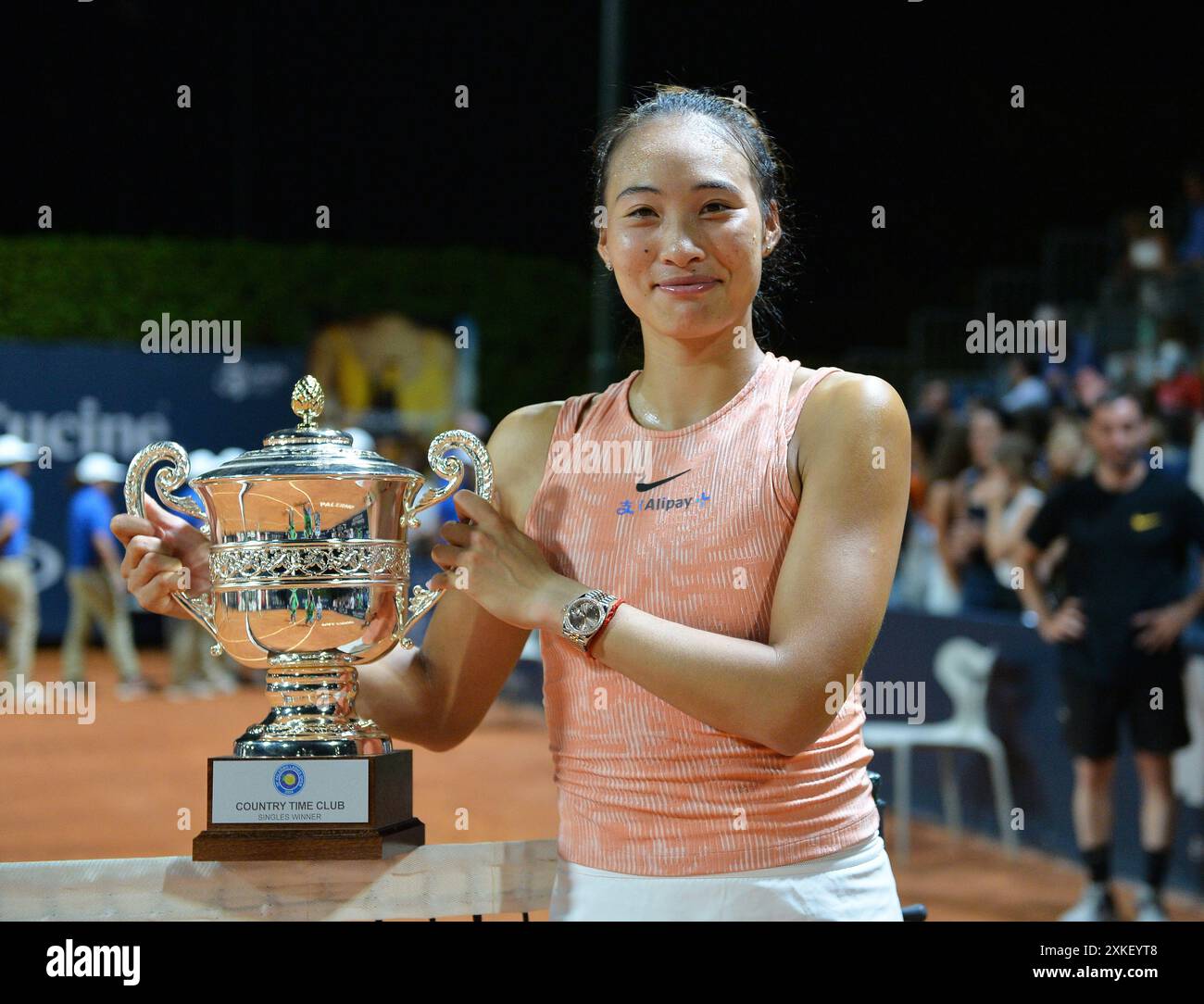 Zheng Qinwen Returns to Top 10 After Hamburg Triumph