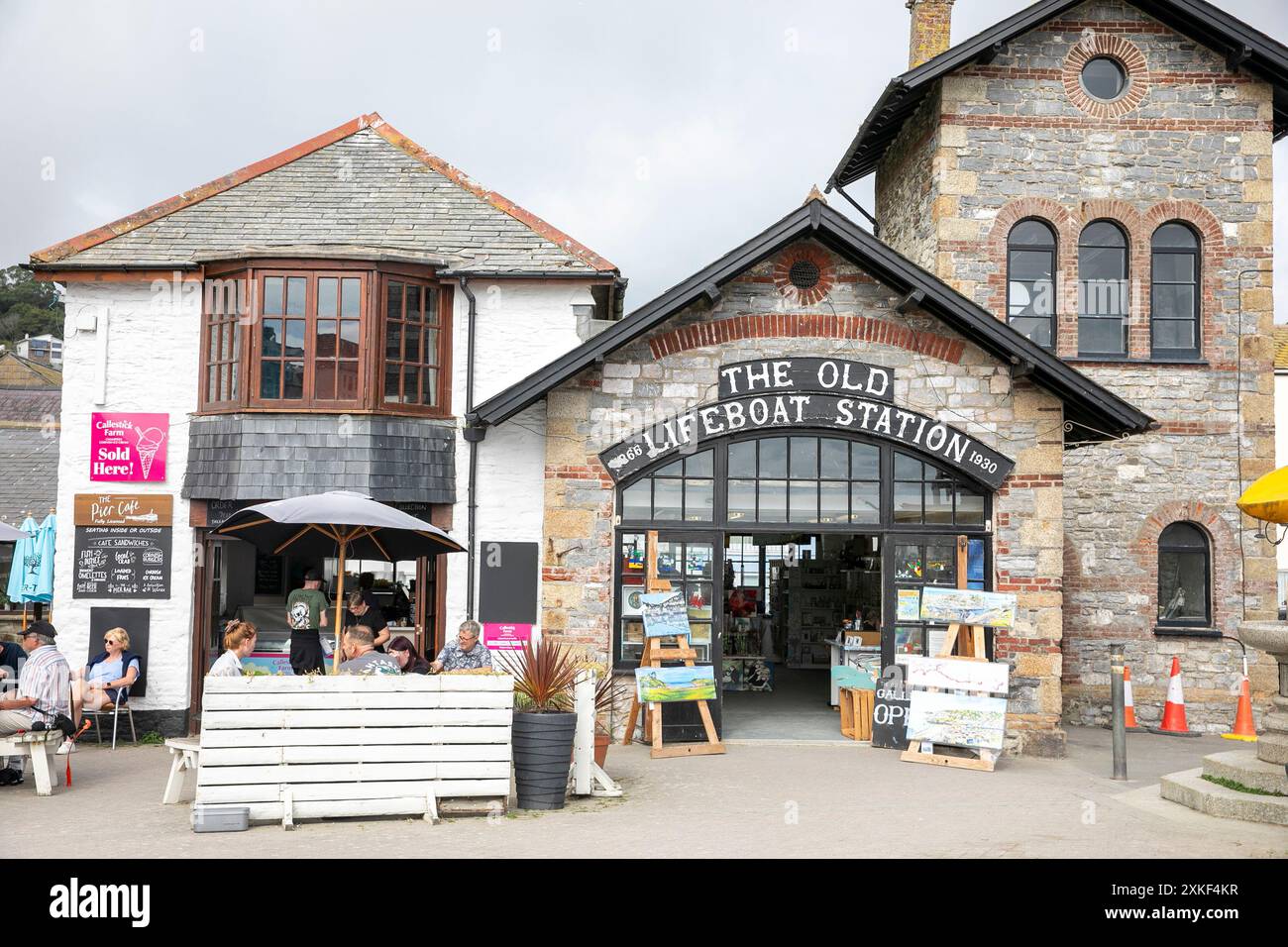 Looe station hi-res stock photography and images - Alamy Looe station hi-res stock photography and images - Alamy