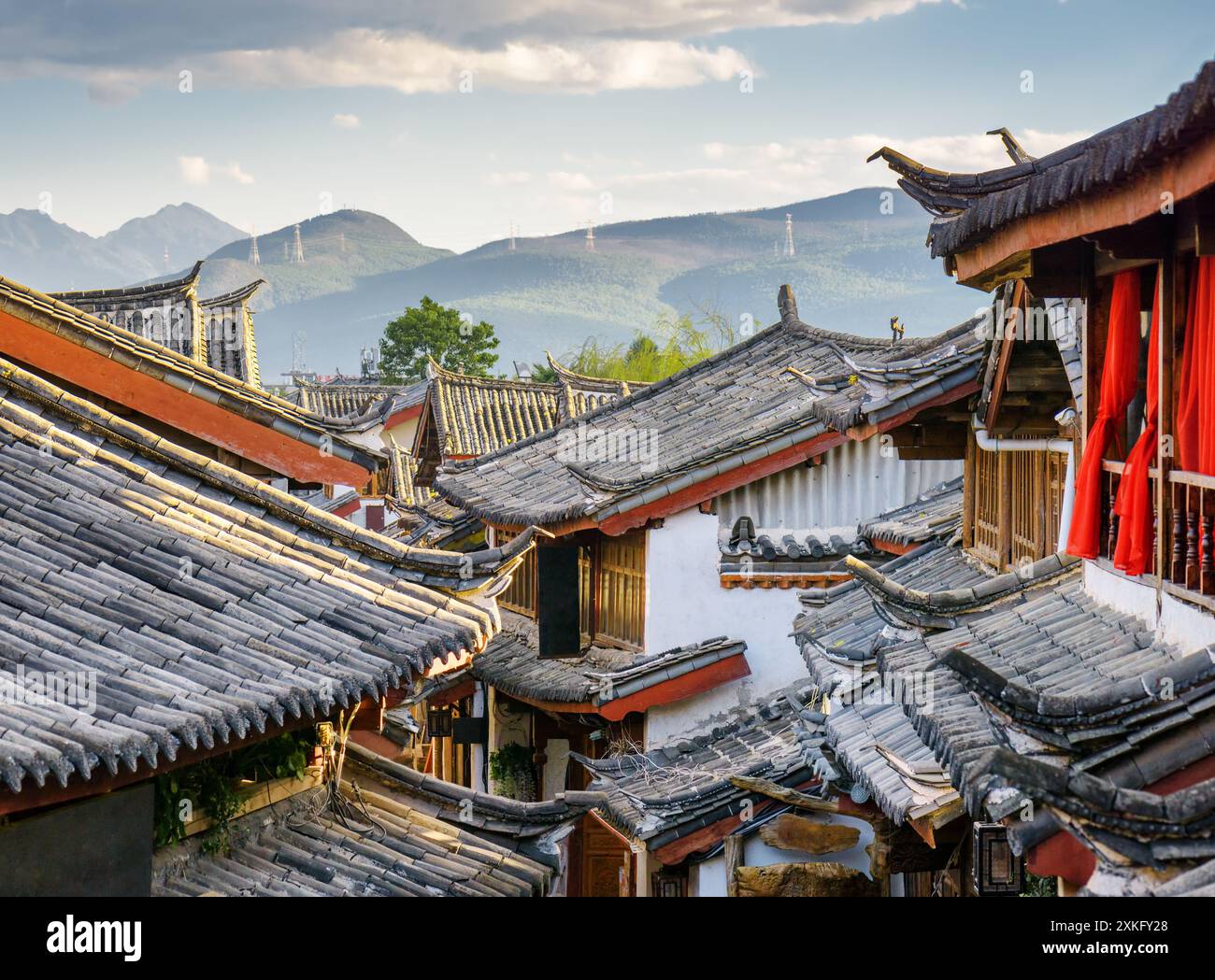 Traditional Chinese roofs of houses, the Old Town of Lijiang Stock Photo