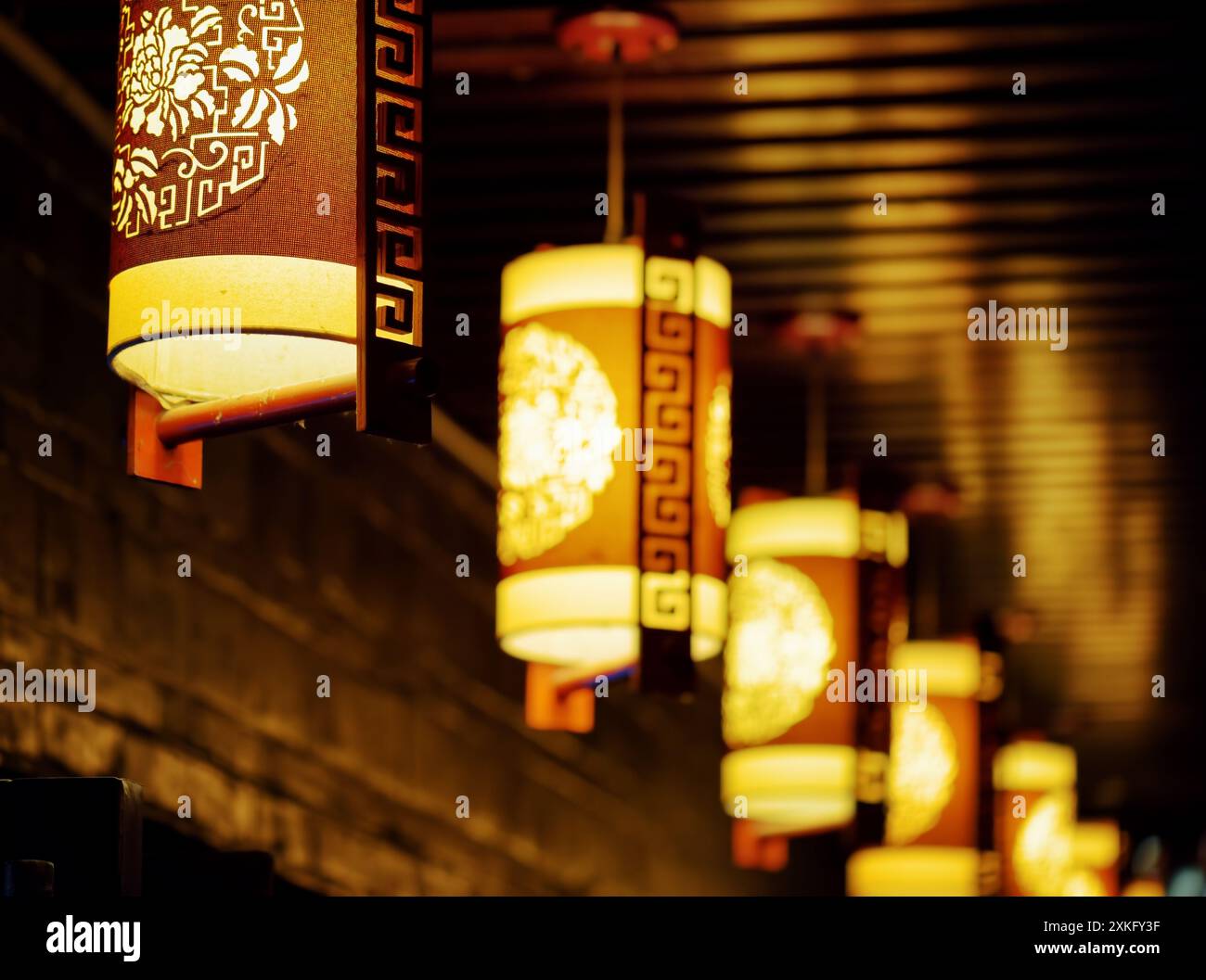 Chinese street lanterns hi-res stock photography and images - Alamy