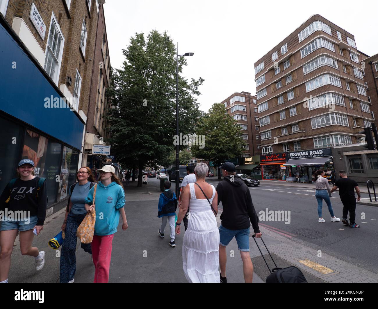 Arabic infulenced shopping area, Edgware Road London Marylebone, UK ...
