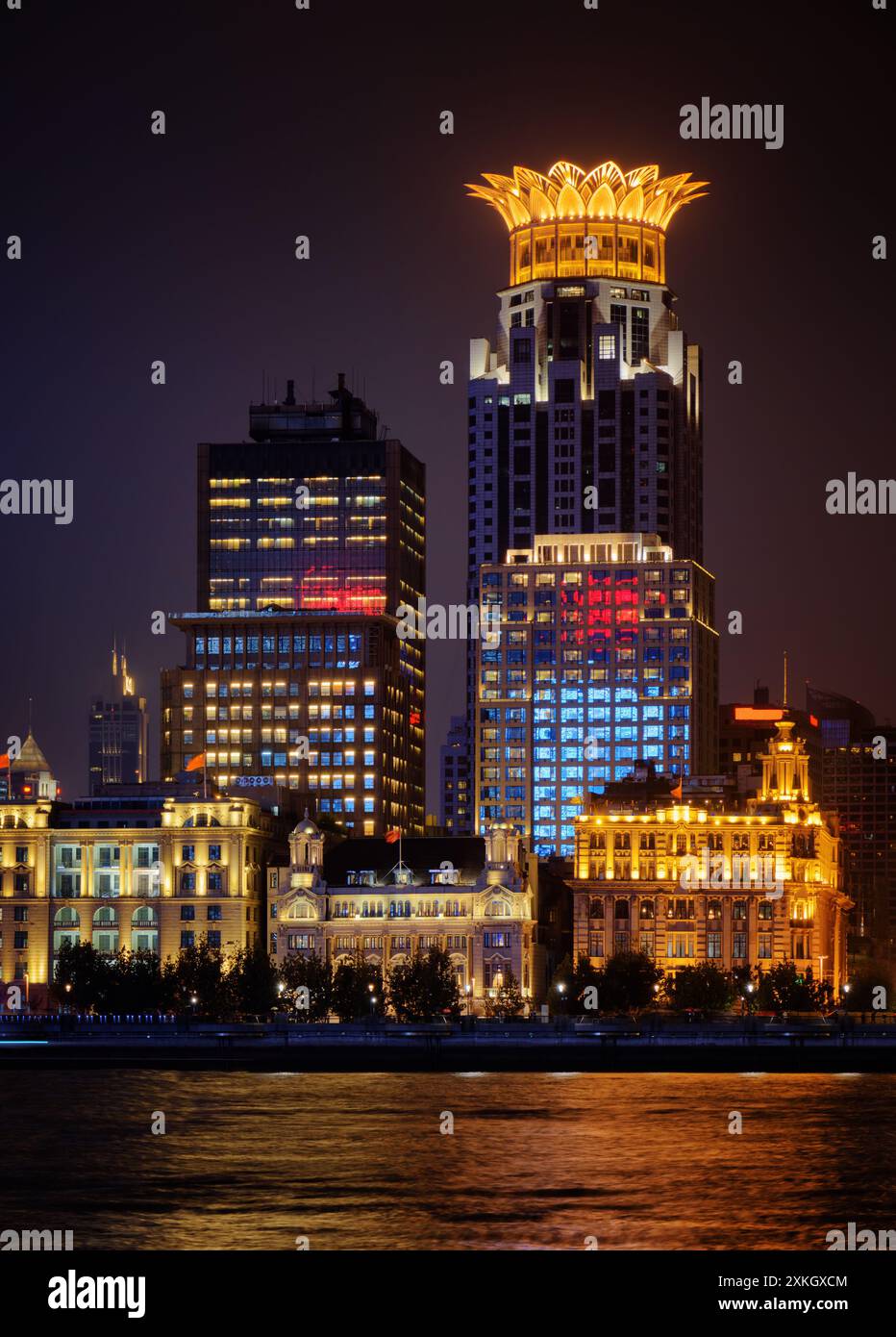 Shanghai bund skyline night hi-res stock photography and images - Alamy
