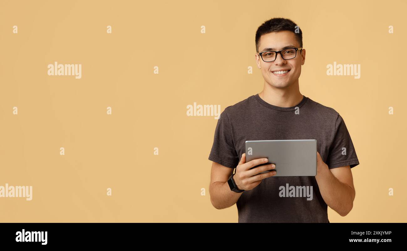 Social media work hi-res stock photography and images - Alamy