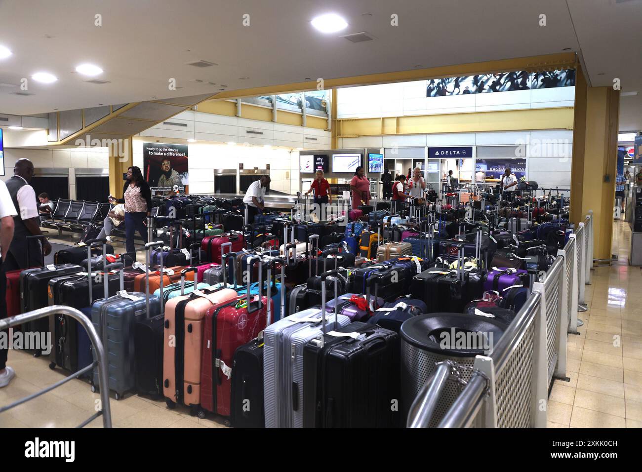Delta late baggage claim deals