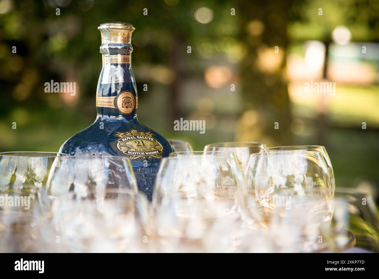 Ballantines whisky glass hi-res stock photography and images
