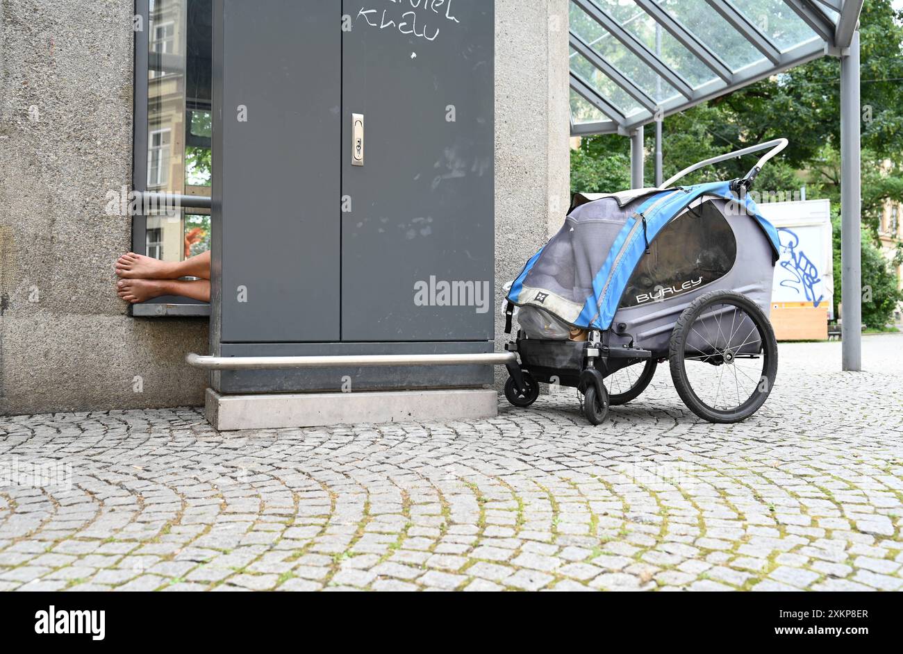 Fahrradanhaenger hi-res stock photography and images - Alamy