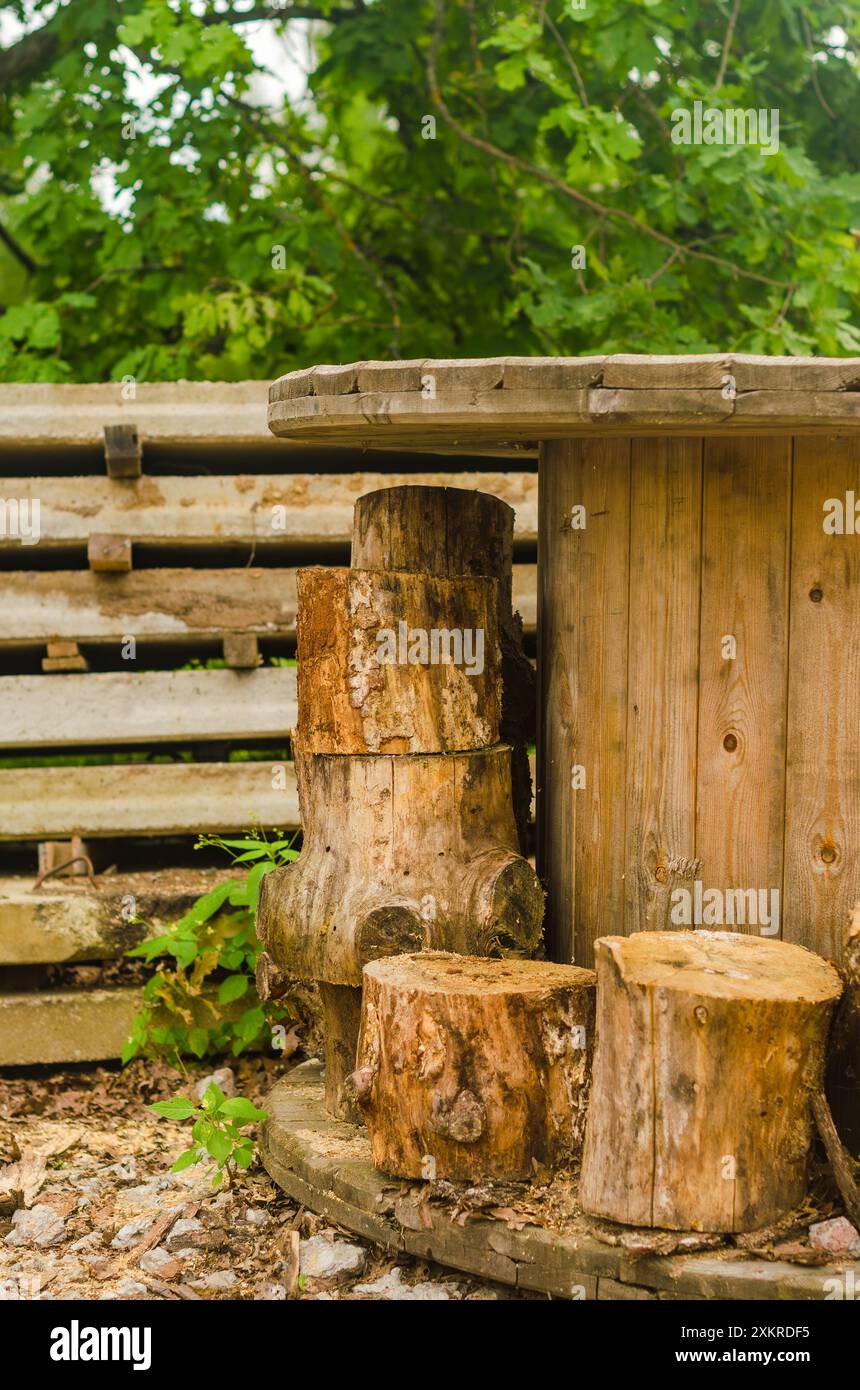 Wire Stumps Wooden stumps countryside hi-res stock photography and images - Alamy