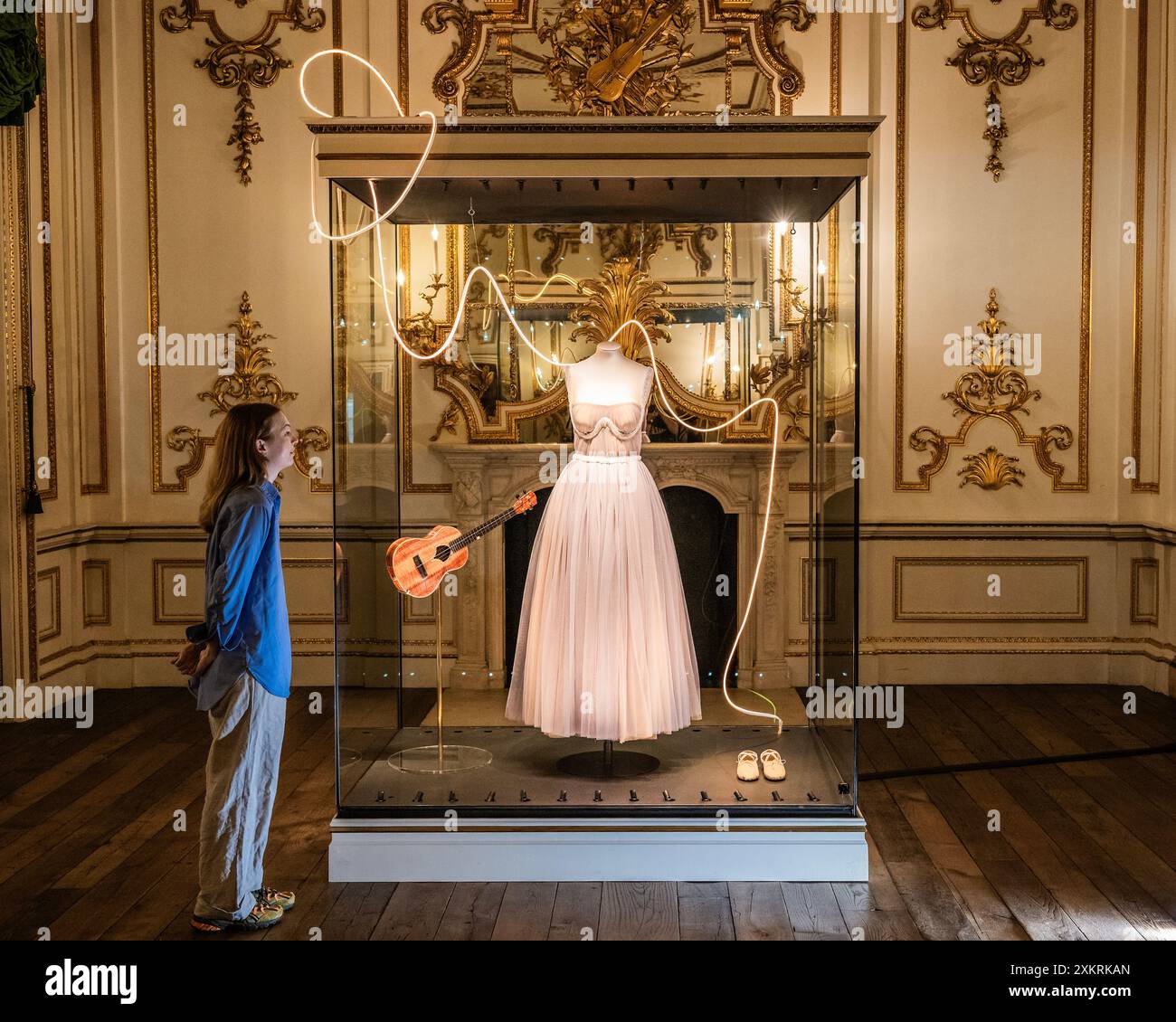 Taylor swift speak now album hi-res stock photography and images - Alamy Taylor swift speak now album hi-res stock photography and images - Alamy