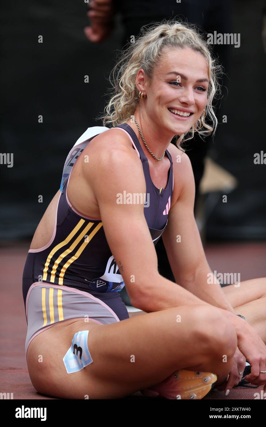 Lieke KLAVER (Netherlands, Holland) after competing in the Women’s 400m