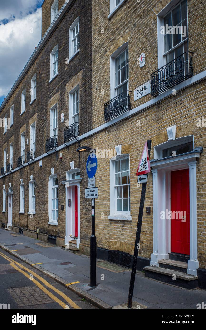 Bunhill Row street Sign London  - house with street signs on Bunhill Row in London EC1 Stock Photo
