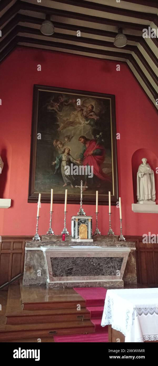 Le carmel de Pontoise ou ermitage Saint-Joseph se situe en France, dans le département du Val-d'Oise, dans la commune de Pontoise, en périphérie du ce Stock Photo