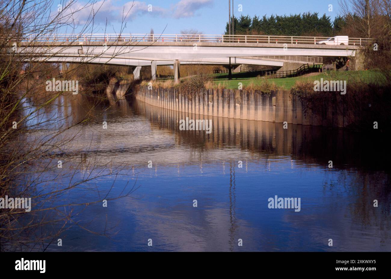 Canalised river hi-res stock photography and images - Alamy