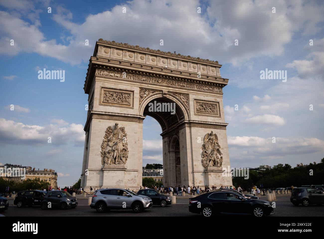 Paris, Brazil. 24th July, 2024. FRANCE - PARIS - 07/24/2024 - OLYMPICS PARIS 2024, WEATHER - View of the Arc de Triomphe in the city of Paris, this Wednesday (24). The Olympic Games are held between July 26th and August 11th. Photo: Rodolfo Buhrer/AGIF (Photo by Rodolfo Buhrer/AGIF/Sipa USA) Credit: Sipa USA/Alamy Live News Stock Photo
