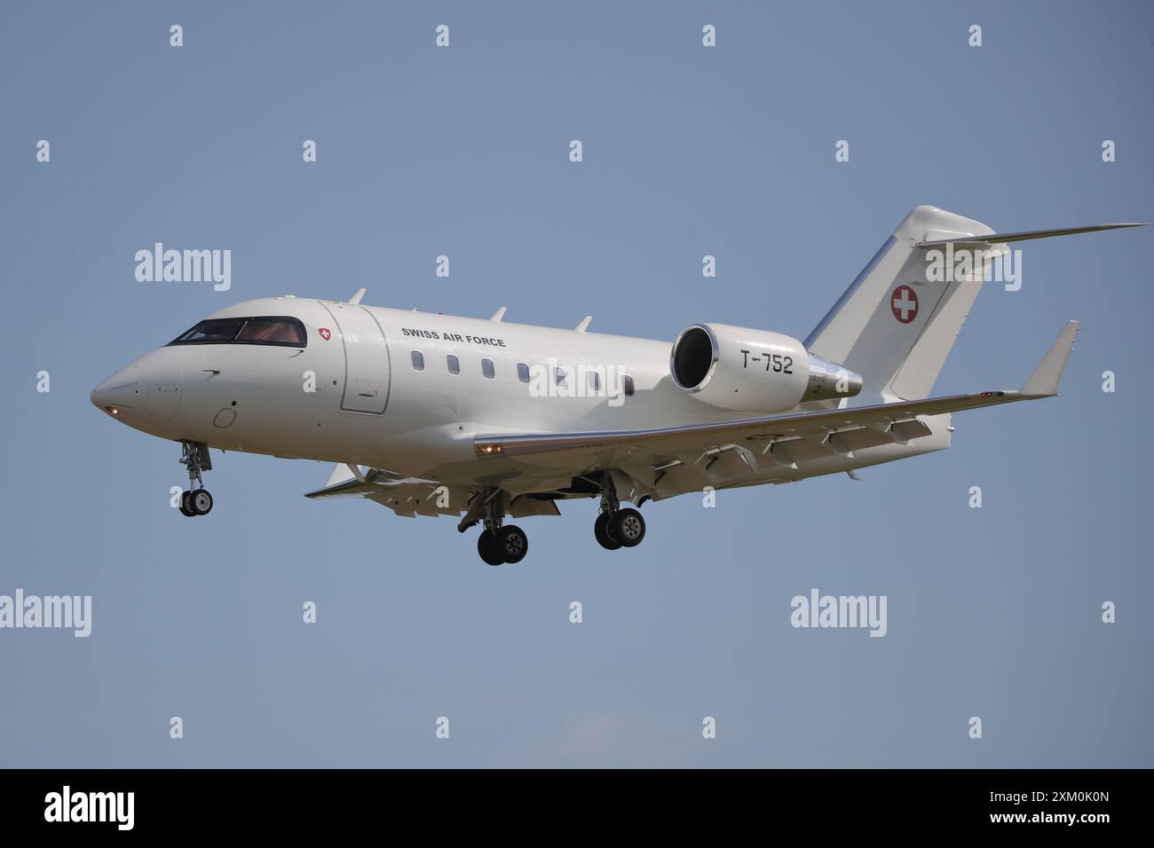 Raf bombardier hi-res stock photography and images - Alamy